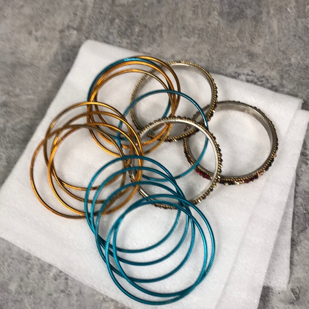 Festive ladies costume bangles for the season
